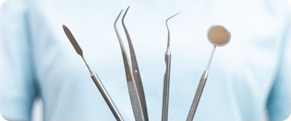 Instruments du médecin-dentiste